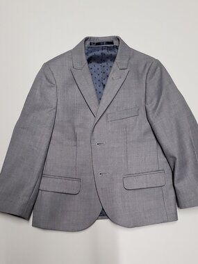 Boys suit by Signature in size 3y
